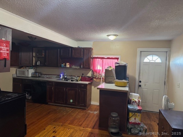 19 Clover Ct, New London, CT 06320 - photo 1