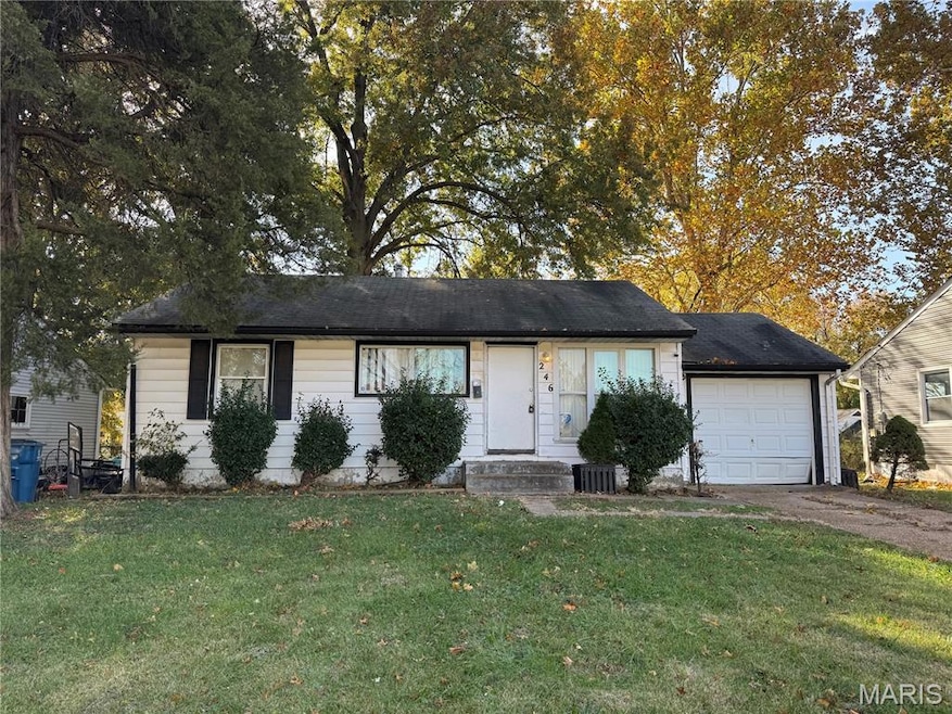 246 Midlothian Rd, Saint Louis, MO 63137 - photo 1