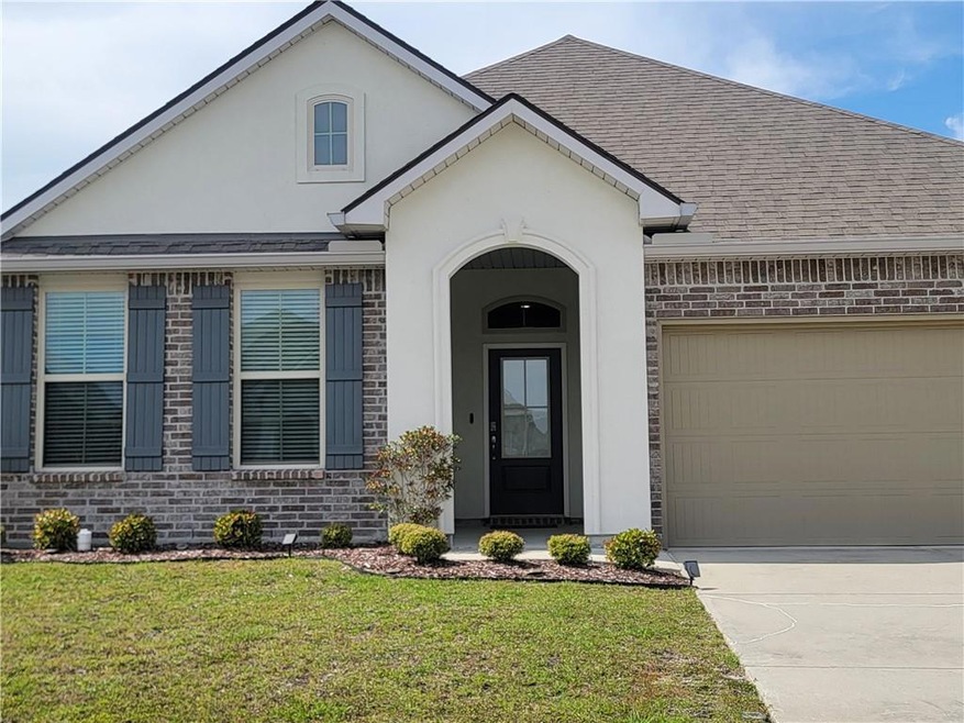 1872 E Lakeshore Landing Dr, Slidell, LA 70461 - photo 1