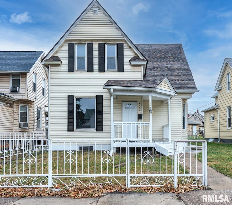 2008 Dixwell St, Davenport, IA 52802 - photo 1