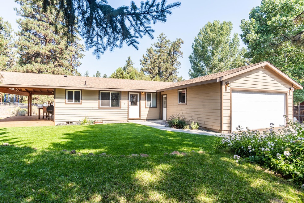 20682 Whitecliff Cir, Bend, OR 97702 - photo 1