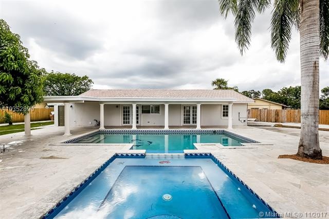 Resort Style Pool & Jacuzzi, Coral rock patio