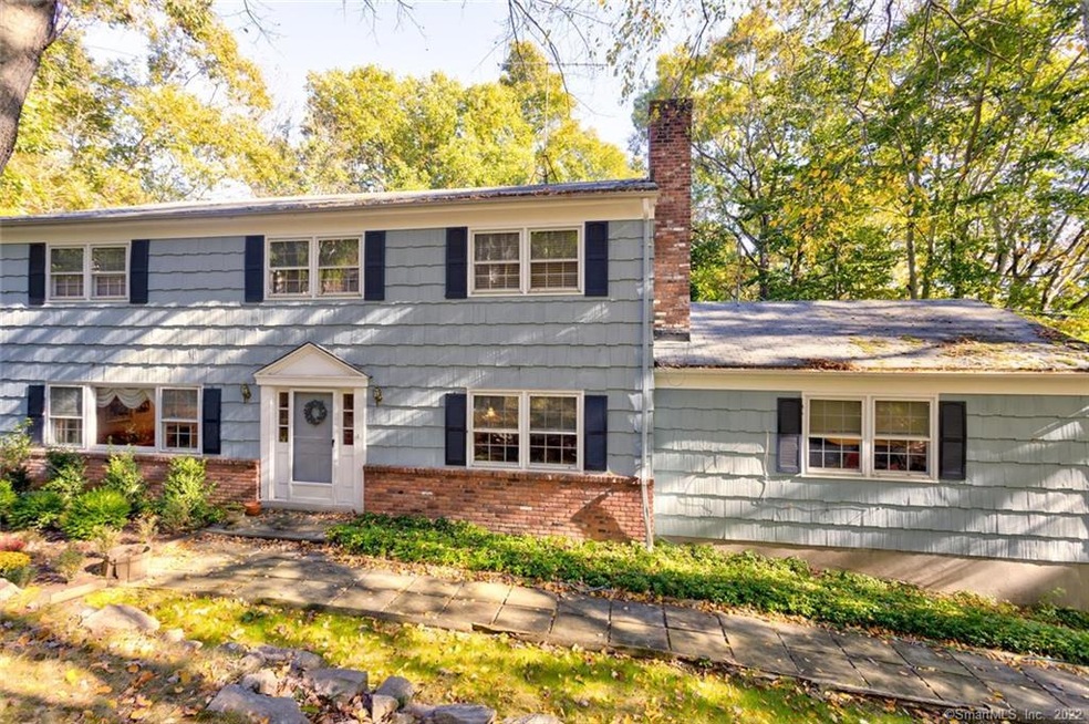 89 Riverbank Dr, Stamford, CT 06903 - photo 1