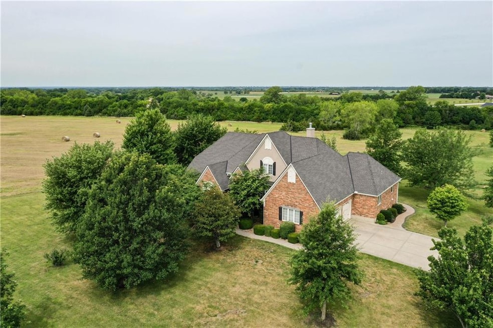 20950 Quivira Rd, Bucyrus, KS 66013 - photo 1