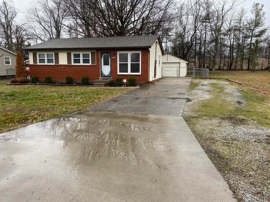 6121 Leonard Way, Louisville, KY 40229 - photo 1