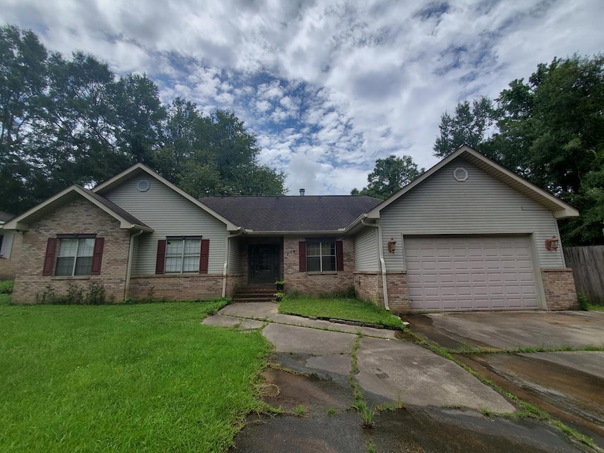 715 Magnolia Ln, Picayune, MS 39466 - photo 1