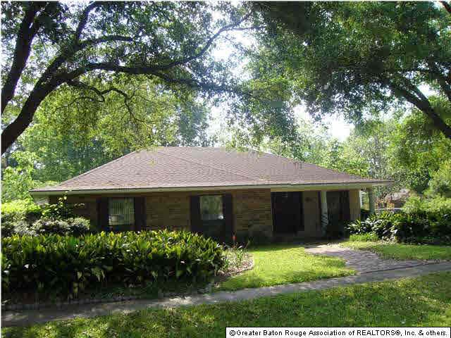 Well Maintained Home surrounded by Beautiful Lands
