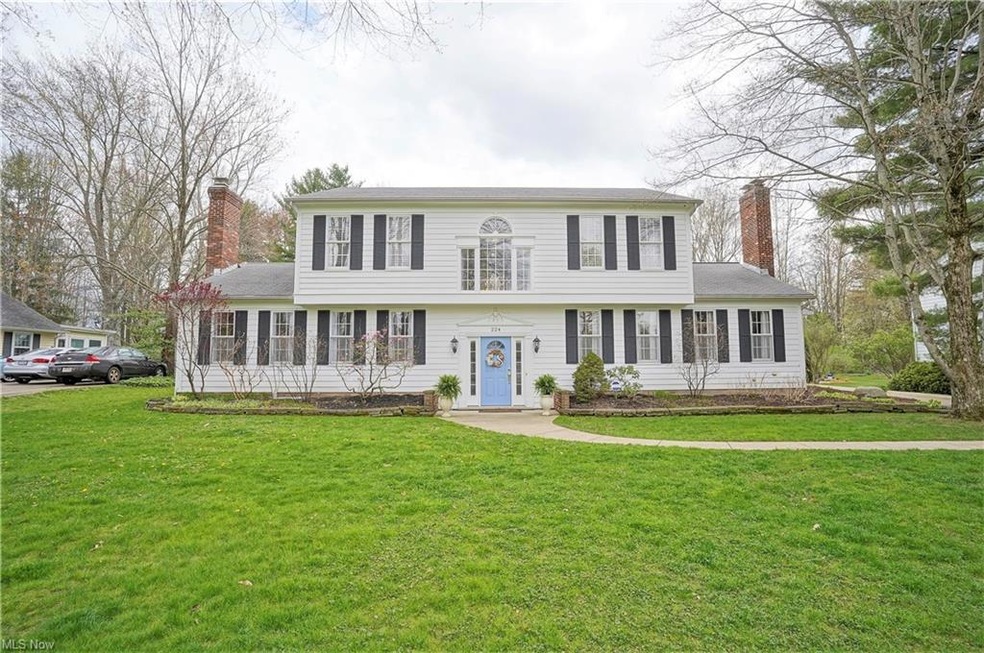 224 Hurd Rd, Aurora, OH 44202 - photo 1