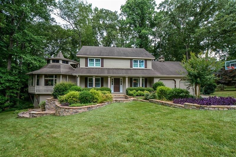 Lovely Parkview home on huge cul-de-sac lot with l