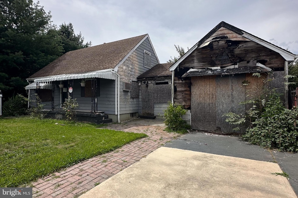 Under Contract $200,000