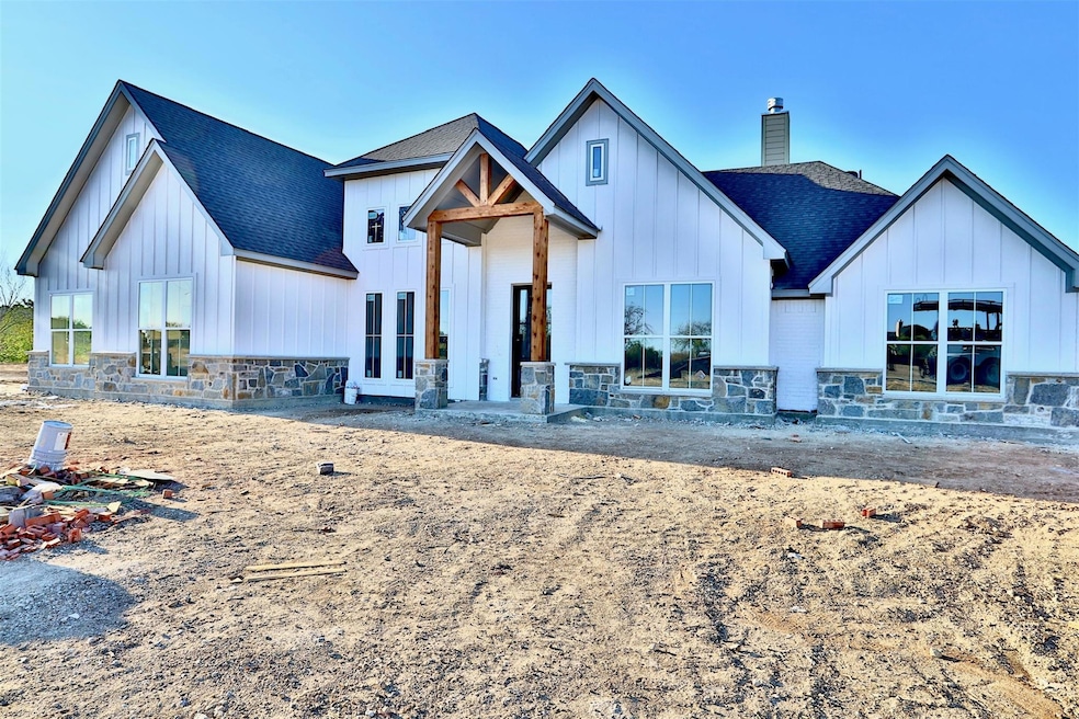 1333 Eagle Dr, Weatherford, TX 76085 - photo 1