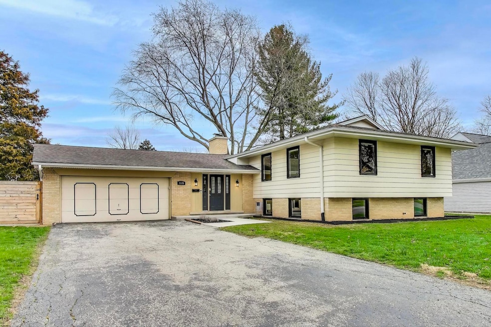 1128 Olympus Dr, Naperville, IL 60540 - photo 1