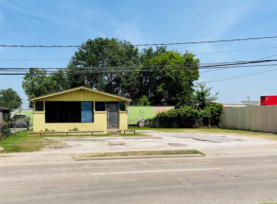 9322 Irvington Blvd, Houston, TX 77022 - photo 1