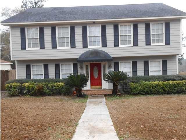 Front view of fabulous abode...