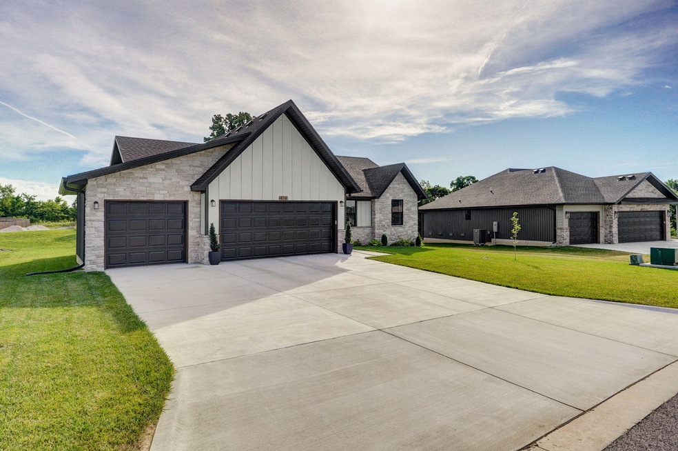 816 S Rockburn Ct, Nixa, MO 65714 - photo 1