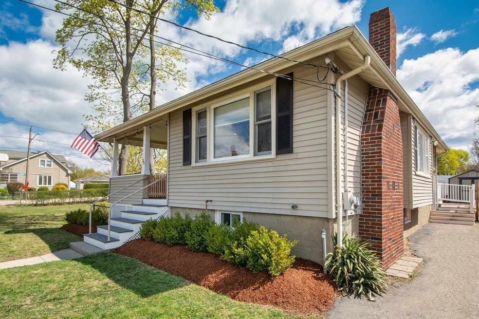 35 Bayview St, North Weymouth, MA 02191 - photo 1