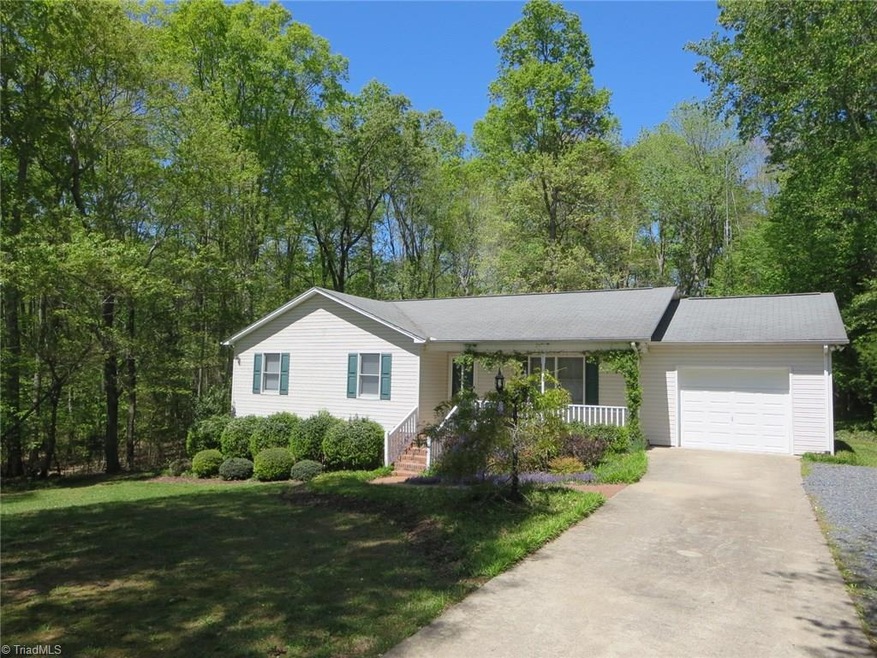 704 Skycrest Country Rd, Asheboro, NC 27205 - photo 1