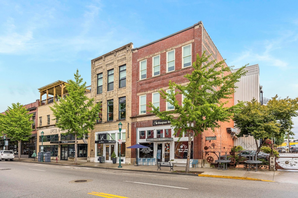 2025_08_August_55_E_Main_St_Unit_204_000