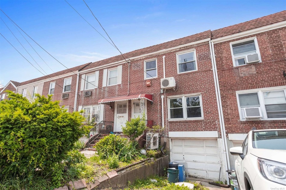 73-10 Utopia Pkwy, Fresh Meadows, NY 11366 - photo 1