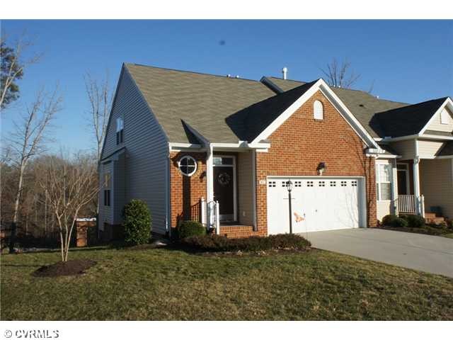 Exterior Front - Awesome brick-front end unit in f