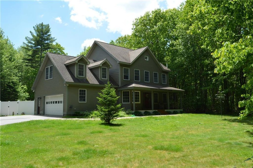 Large bright and sunny front yard.