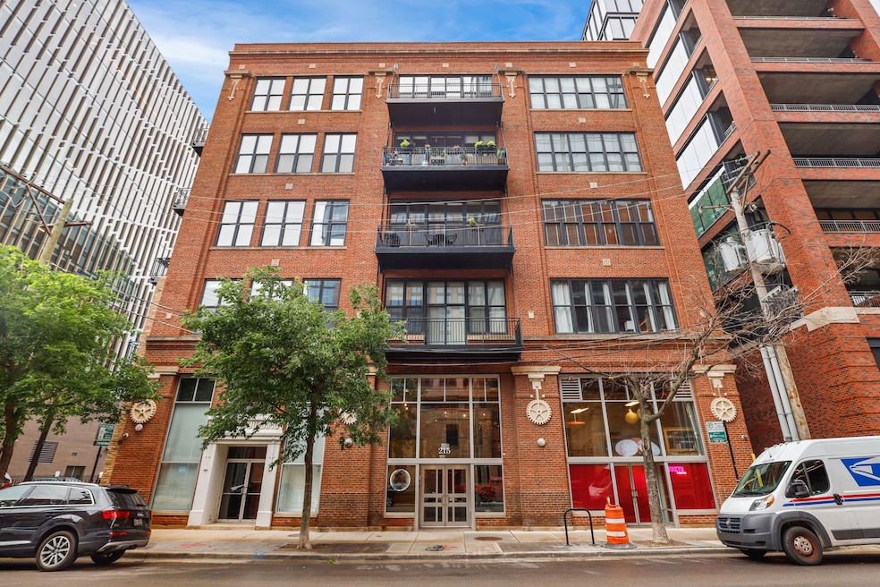 For Sale $324,900 • Co-Listing Agent