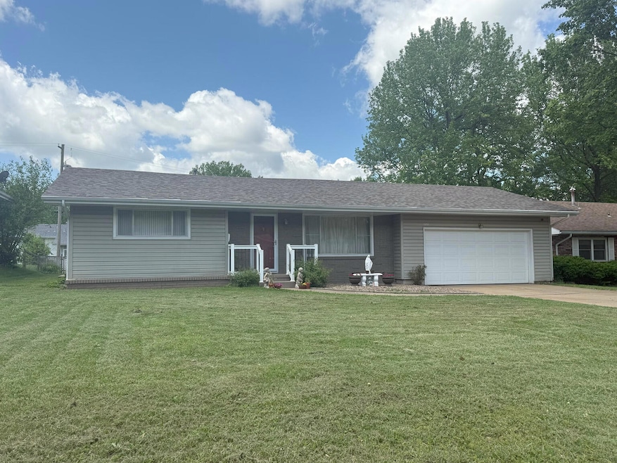 1909 S Nettleton Ave, Springfield, MO 65807 - photo 1