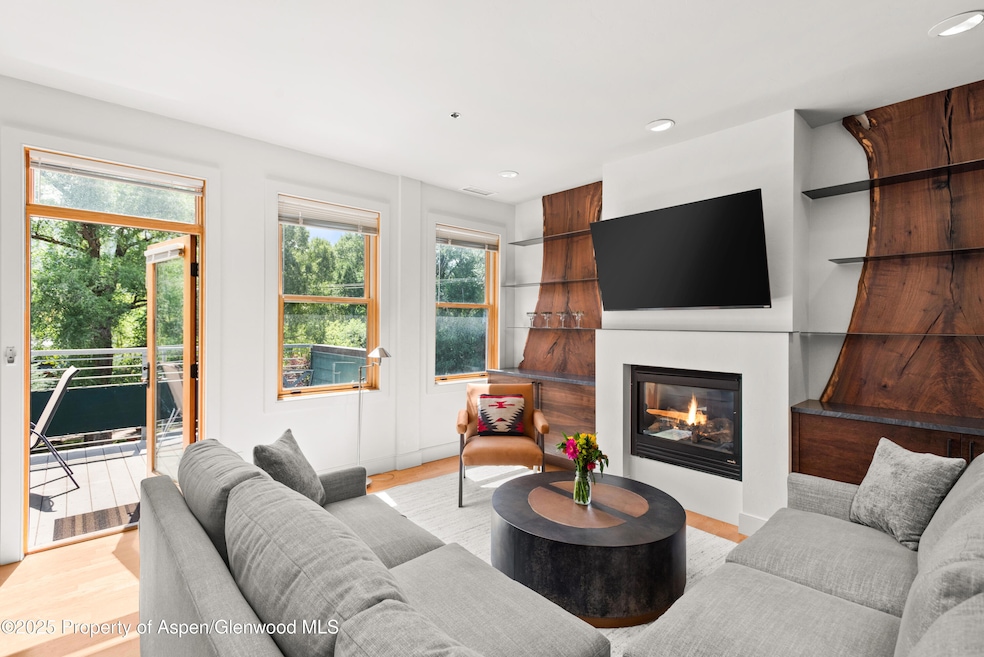 For Rent $6,400/month