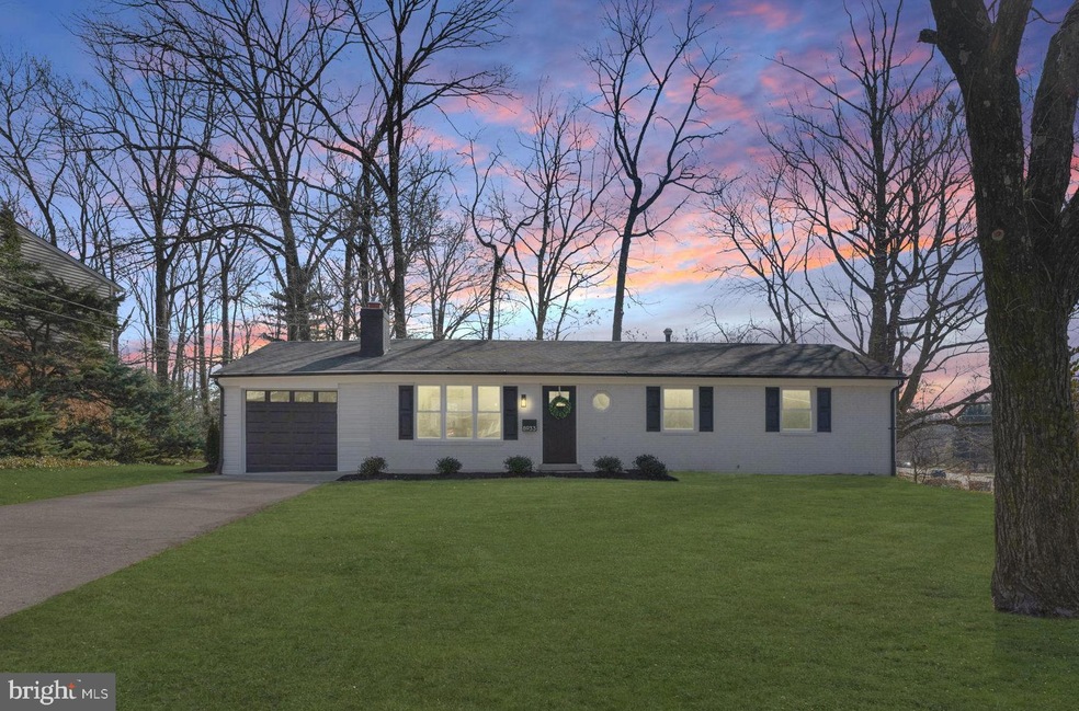 8933 Braeburn Dr, Annandale, VA 22003 - photo 1