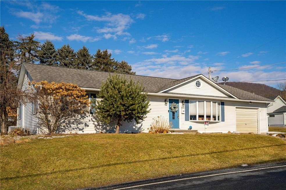 1503 2nd St, Pen Argyl, PA 18072 - photo 1