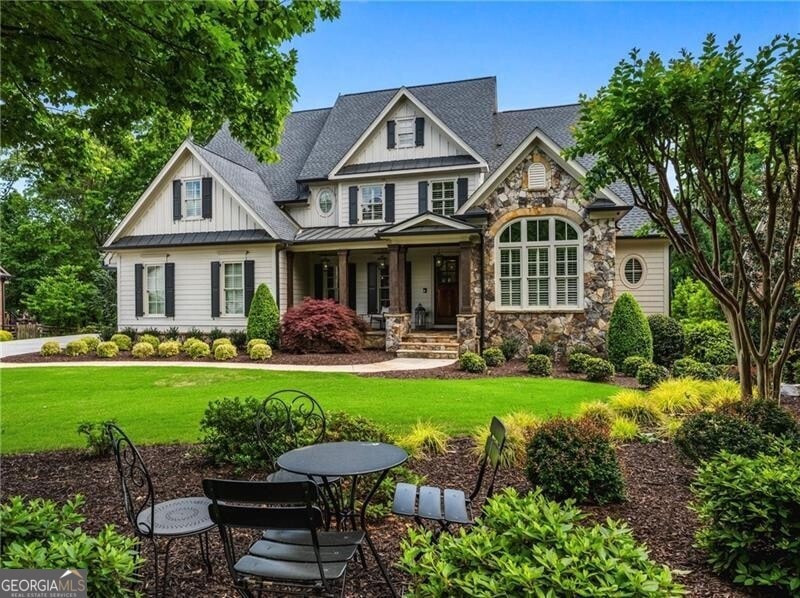 Sold $1,992,500 • Co-Listing Agent