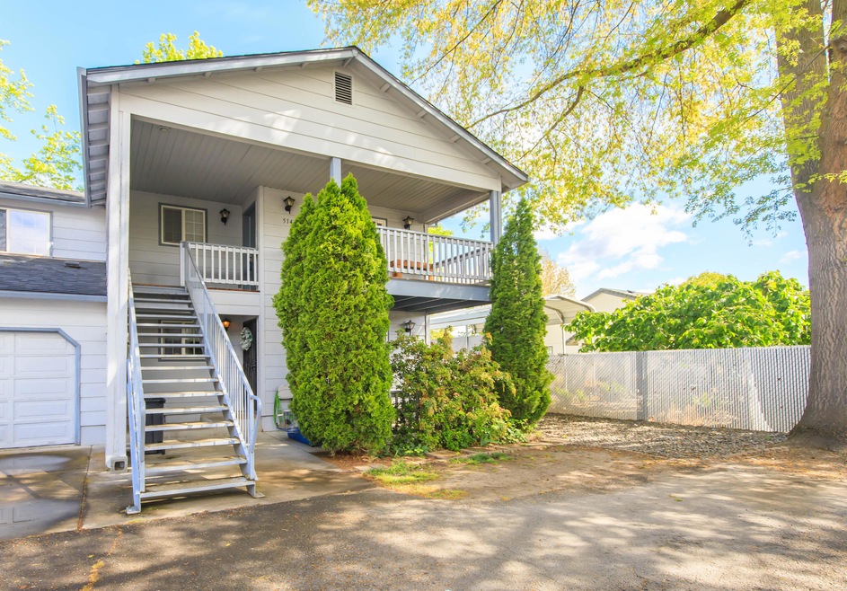 514 Village Dr unit 6, Central Point, OR 97502 - photo 1