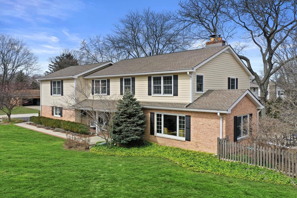 1000 E Dean Rd, Fox Point, WI 53217