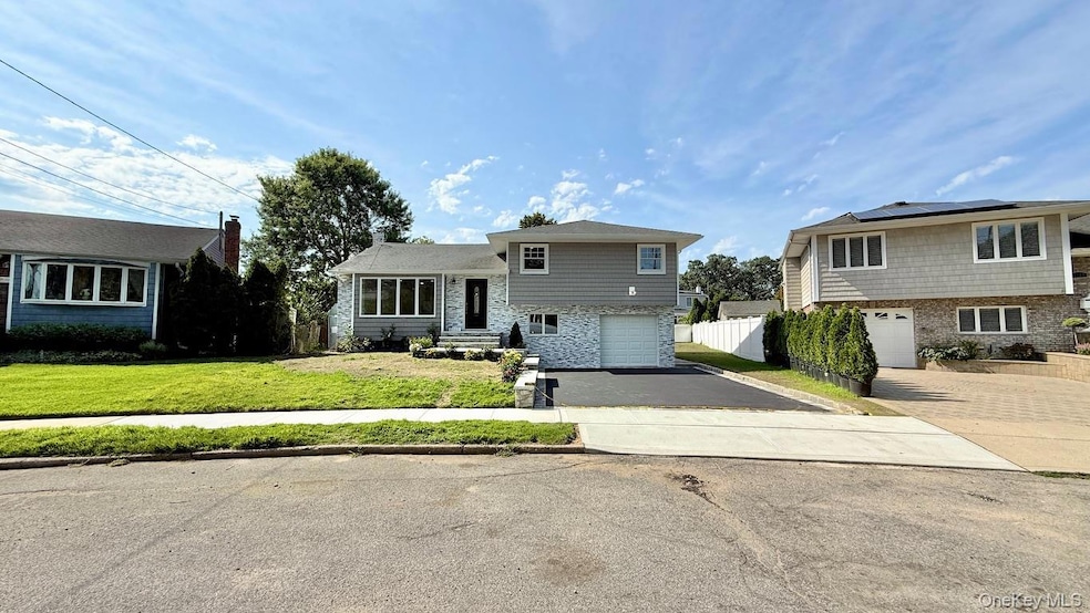 For Sale $979,000 • Co-Listing Agent