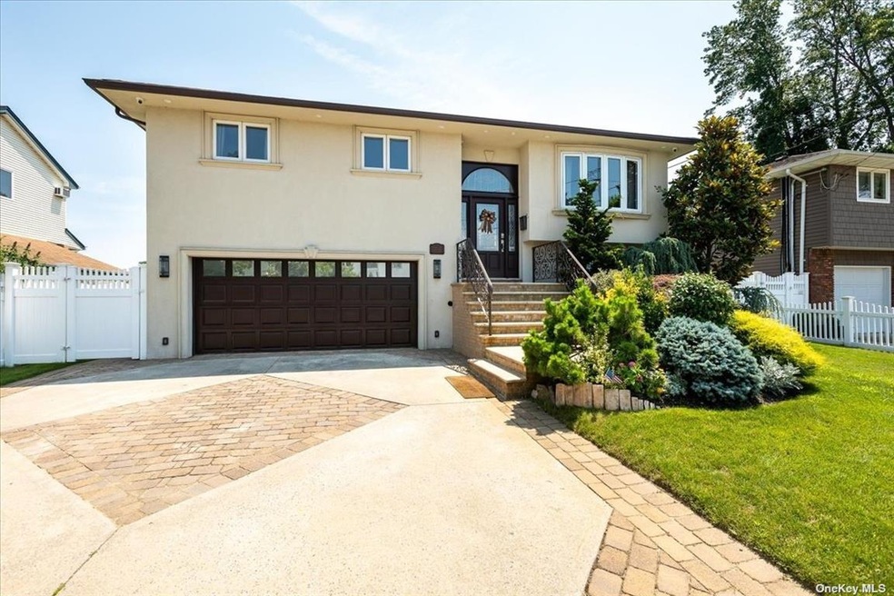 2510 Park Ct, Bellmore, NY 11710 - photo 1