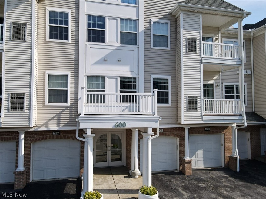608 Aqua Marine Blvd unit 8, Avon Lake, OH 44012 - photo 1