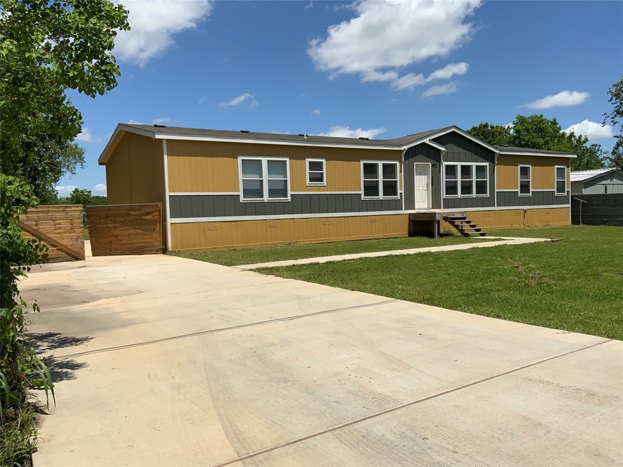 7001 Griffin Ln, Pearland, TX 77584 - photo 1