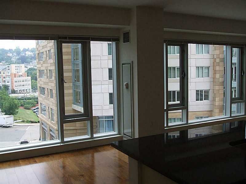 Waterplace unit 414, Providence, RI 02903 - photo 1