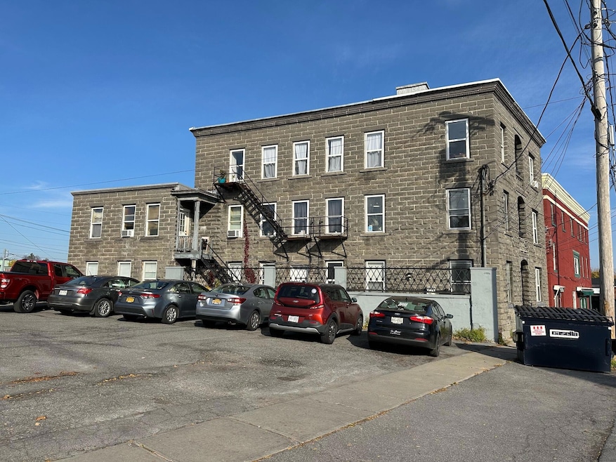 43 Pike St Side