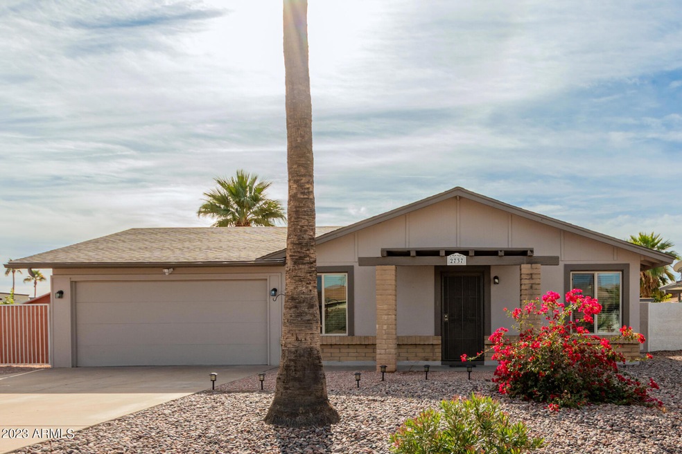 Gorgeous curb appeal