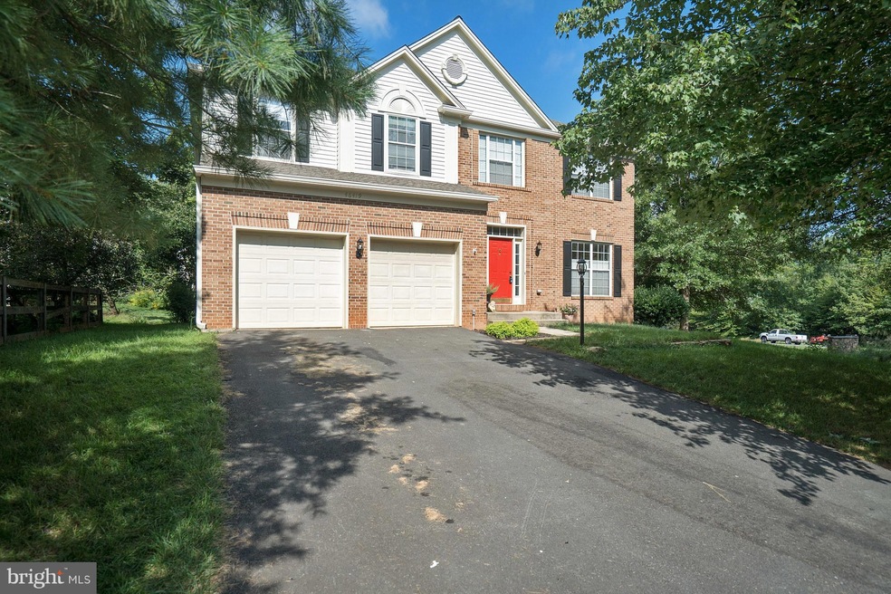 46419 Cedarhurst Dr, Sterling, VA 20165 - photo 1