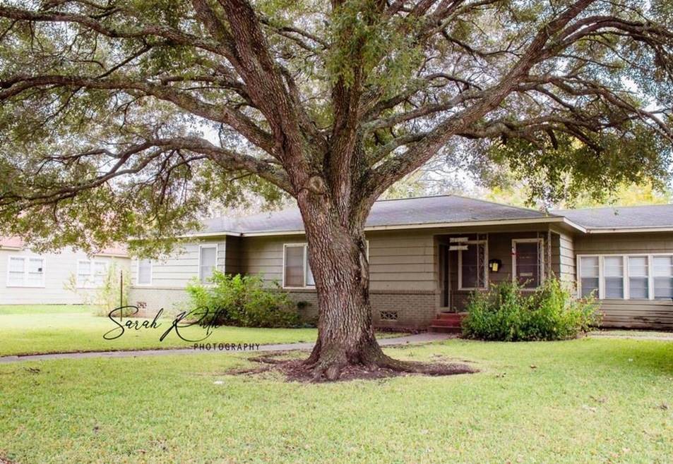 2816 4th St, Bay City, TX 77414 - photo 1