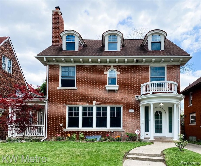 2071 Chicago Blvd, Detroit, MI 48206 - photo 1