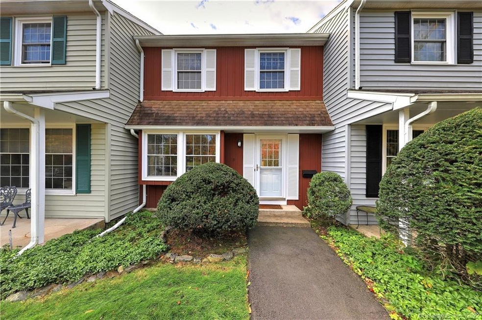5 Greenwich Way unit 5, Milford, CT 06460 - photo 1