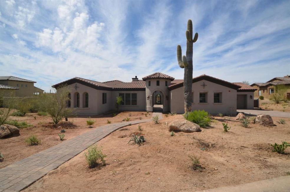 Exterior - front landscape