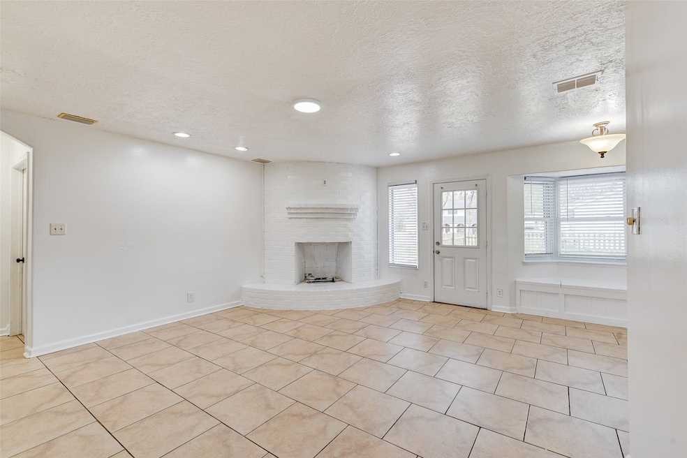 5918 Darkwood Dr, Houston, TX 77088 - photo 1