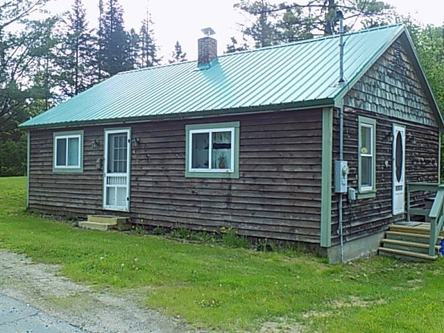 462 Railroad St, Littleton, NH 03561 - photo 1