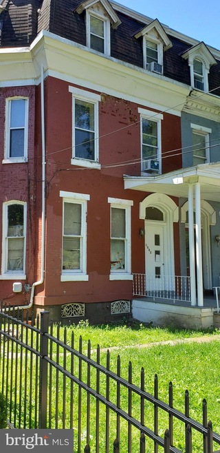 1532 Mineral Spring Rd, Reading, PA 19602 - photo 1