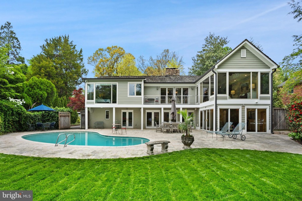 6445 Walters Woods Dr, Falls Church, VA 22044 - photo 1