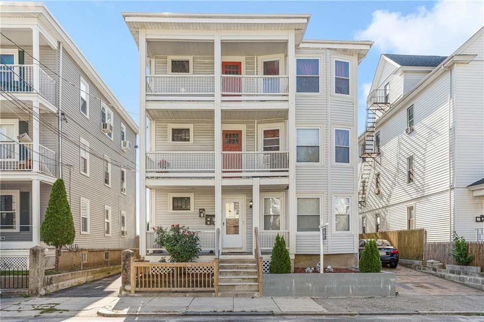 21 Phoenix St, Central Falls, RI 02863 - photo 1